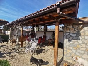 Wooden Barbecue and Carport in Sokolovo – photo 1
